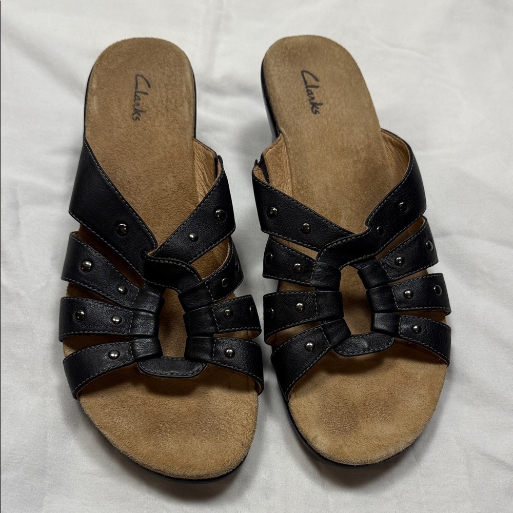 Clarks Women's Black Strappy Sandals leather suede metal dots size 9, medium